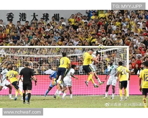 当红球星走进街头球场体验野球足球真实激情与草根魅力 当红球星走进街头球场体验野球足球真实激情与草根魅力