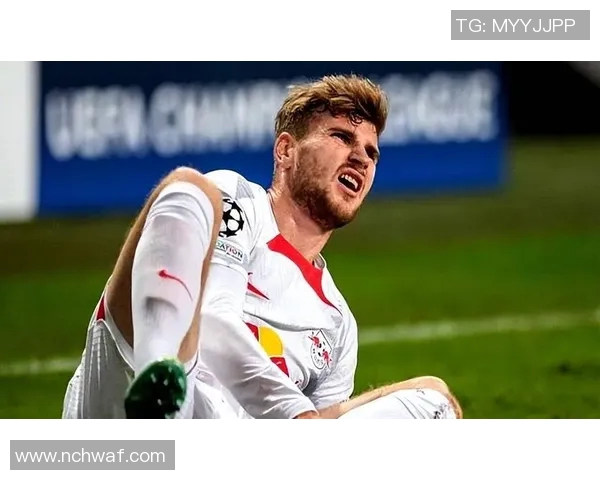 坠落的足球巨星:从巅峰到谷底的荣耀与困境 坠落的足球巨星:从巅峰到谷底的荣耀与困境