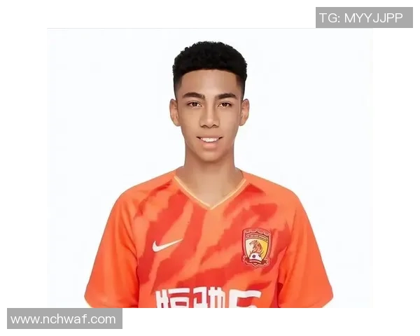 踢足球既帅气又出色的混血球星引领全球体育潮流